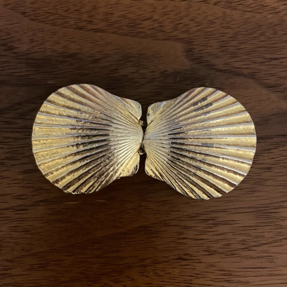 Vintage Mimi Di N Gold Tone Beach Shell Belt Buckle